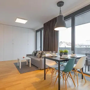 Apartment Oscar With Garage, Prag