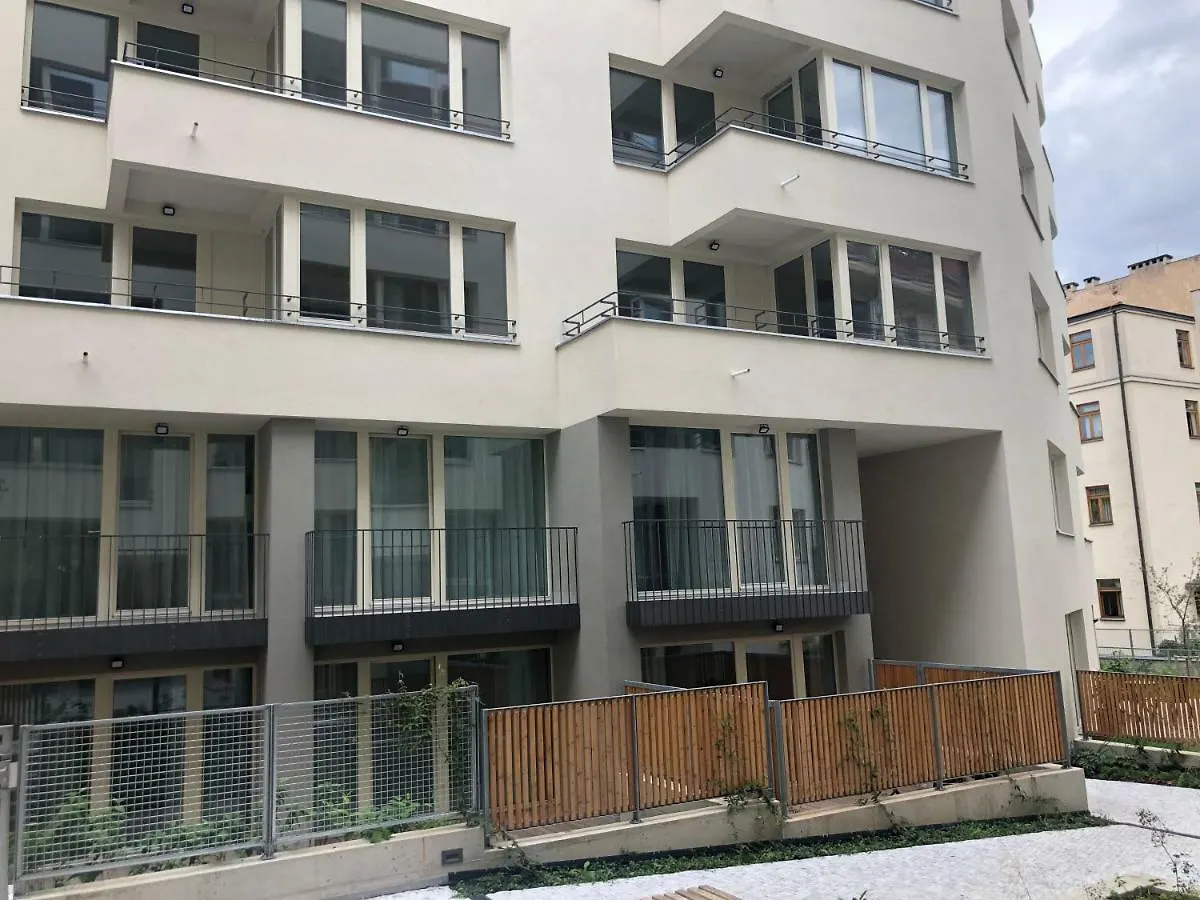 Luxury Apartment With Private Garden Prag