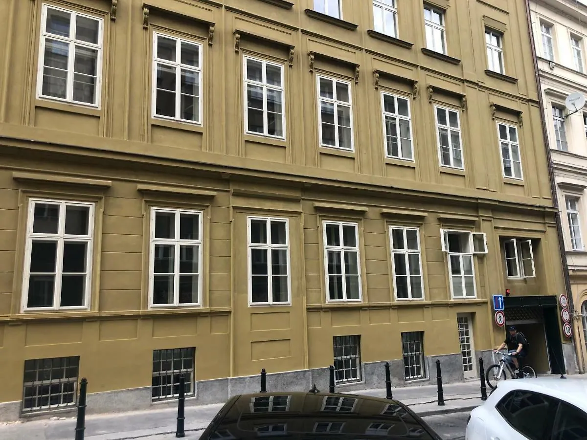 Luxury Apartment With Private Garden Prag Tjekkiet
